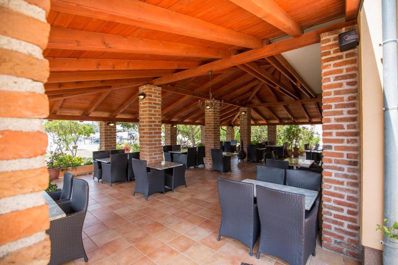 Villa Tamaris Palit Exterior photo