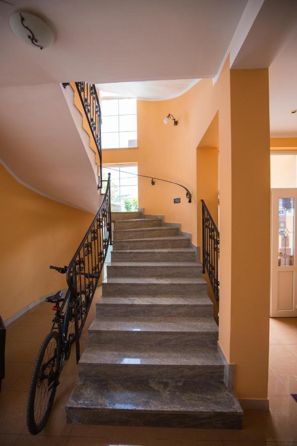 Villa Tamaris Palit Exterior photo