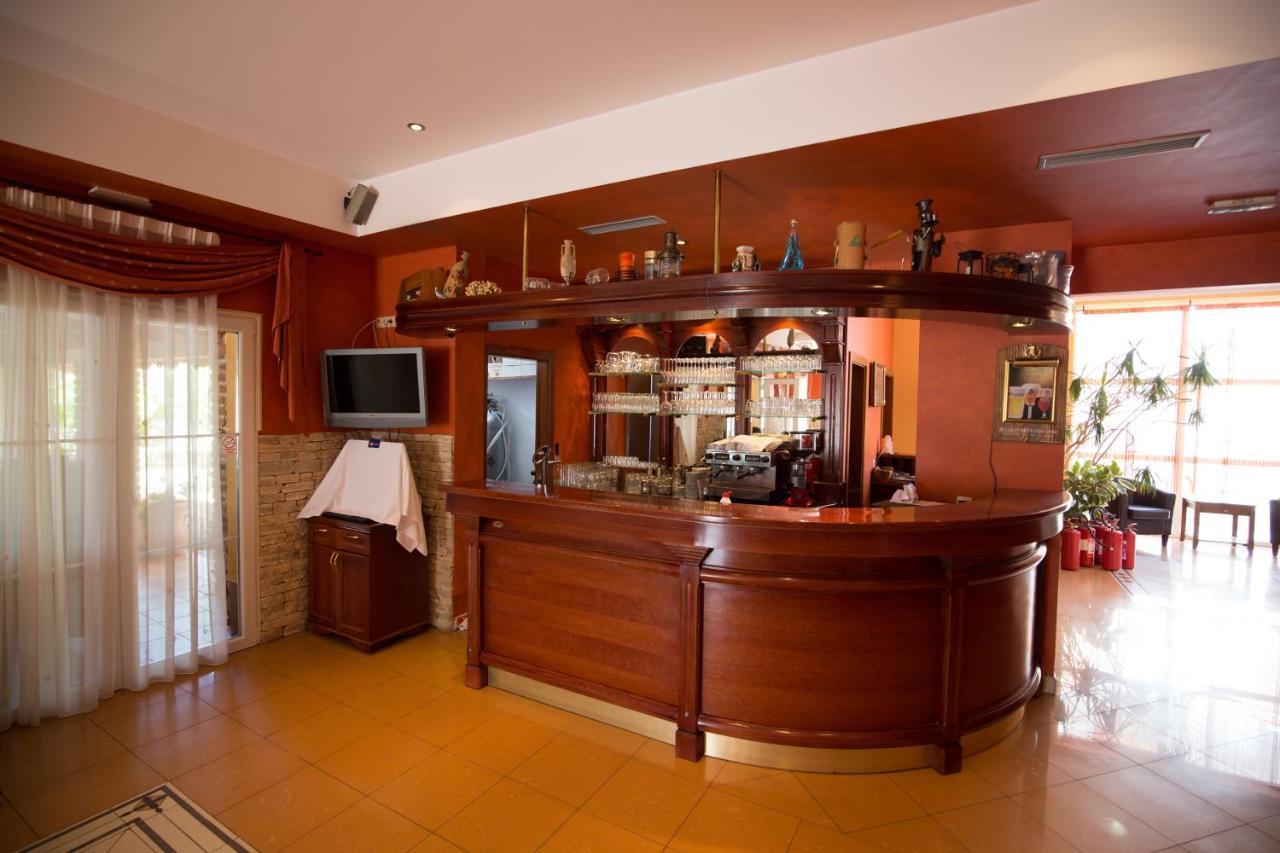 Villa Tamaris Palit Exterior photo