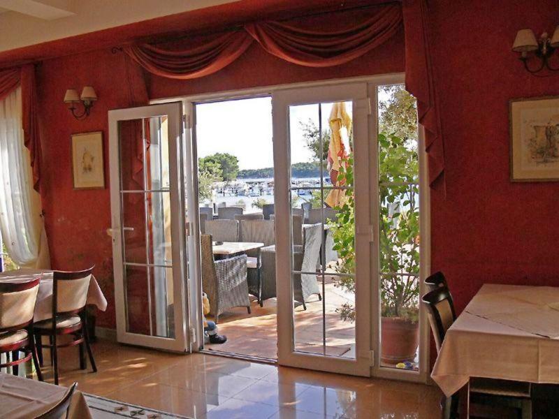 Villa Tamaris Palit Exterior photo