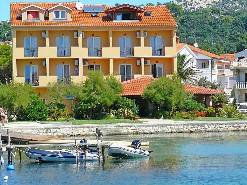 Villa Tamaris Palit Exterior photo
