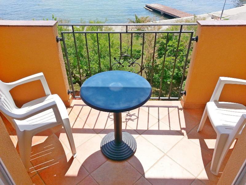 Villa Tamaris Palit Exterior photo