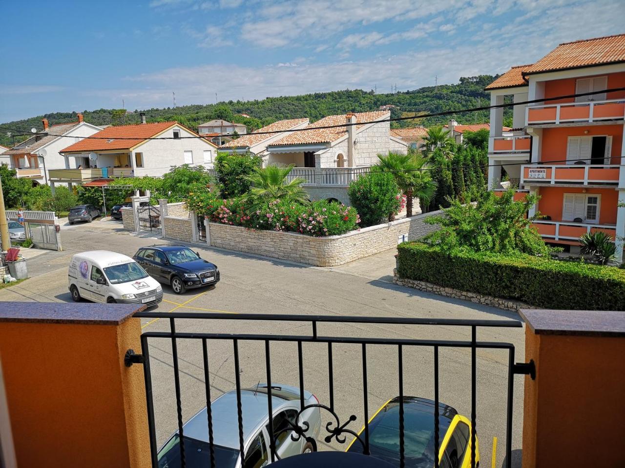 Villa Tamaris Palit Exterior photo